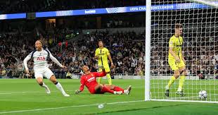 Tottenham 1-0 Villarreal: Goalkeeping blunder hands Frank first Champions League win
