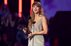 Taylor Swift's Spotify Page Was Updated, & Fans Think 'Debut (TV)' Is On The Way