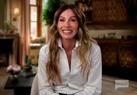 Carole Radziwill Finally Defines Carolyn Bessette Summer: 6 Authentic 90s Minimalist Pieces That Actually Work in 2025