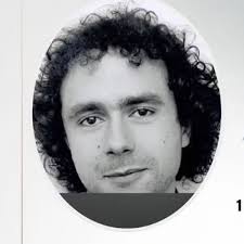 Morre Okky de Souza, autor da biografia de Roberto Carlos que nunca foi publicada