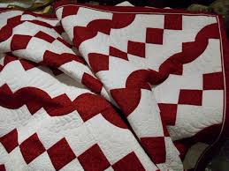 Résultat de recherche d'images pour "red and white quilts"