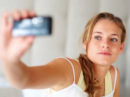 How Sexting Can Boost Your Relationship