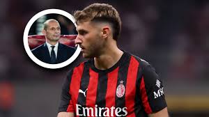 Santiago Gimenez vive el peor momento de su carrera en Europa y el Milan ya no confía en él