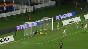 [VIDEO] El gol de Jesse Randall para el tercero de Nueva Zelanda ante La Roja