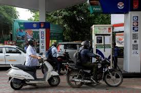 India Under Fire: US 100% Tariff Threat Over Russian Oil Imports Sparks Energy Crisis