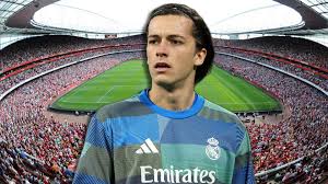 Ekrem Konur, experto en fichajes, desvela el interés del Arsenal por Carreras: “Arteta tiene en la mira a Álvaro y el...