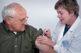 Pneumo 20: vacina ‘turbinada’ contra pneumonia será oferecida para idosos com mais de 85 anos