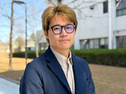 政治のSNS化もたらした民主主義の変質 「お任せ」の先にあるもの