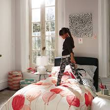 Résultat de recherche d'images pour "quilt girl holding balloons"