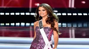 Kseniya Alexandrova, ex Miss Rusia, en evento oficial