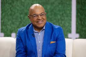 Everything to Know About Mike Tirico: His Family, Sunday Night Football Role & More