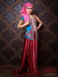 Hasil gambar untuk contoh baju kebaya kombinasi batik