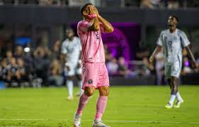 Suarez double in vain as Chicago sink Miami to clinch playoff berth
