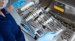 Máy còn được ứng dụng trong việc vệ sinh các linh kiện điện tử nhỏ, phụ kiện máy móc công nghiệp