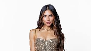 A horas del estreno de '¿Apostarías por mí?', Alejandra Espinoza nos confiesa si expondría su vida en pareja en un reality