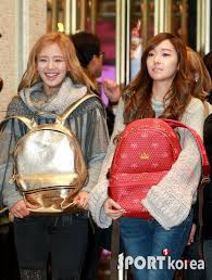 Jessica y Hyoyeon=Hyosica Images?q=tbn:ANd9GcRn87HkM-MRK7c281w7SClN0ZgXfz7_GOApbDzYpTabu_fgrF65