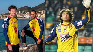 Memo Ochoa permanece en el corazón del Ajaccio; el club francés lo reconoce con un jersey especial