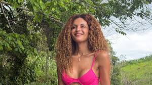 Gabriela Loran, a Viviane de Três Graças, posa nua em meio à natureza e recebe elogios
