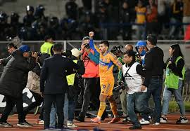 Cruz Azul in action during semifinal match