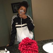 Résultat de recherche d'images pour "fille swag"