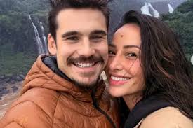 Nicolas Prattes homenageia Sabrina Sato: "Nosso filho tem orgulho"