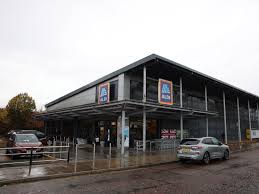 aldi bank holiday opening times