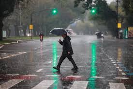 Chuva acima da média, efeitos do El Niño e episódios de calor: como será o tempo em agosto no RS