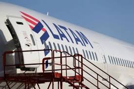 Avião da Latam que viria ao Brasil colide com aeronave argentina no Chile