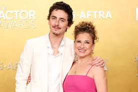 Timothée Chalamet and Mom Nicole Have Adorable Mother-Son Date Night at Actor Awards 2026