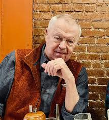 Bob McManus, Blunt New York Post Editorial Voice, Dies at 81