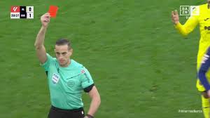 Renato Veiga quis desarmar Lamine Yamal e acabou por ser expulso