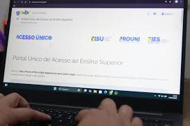 Estudantes com inscrição postergada no Fies precisam regularizar a documentação até sexta-feira (16)