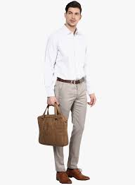 Résultat de recherche d'images pour "light beige chinos"