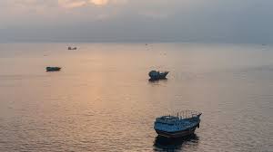 Iran Live Updates: U.S. and Iran Reignite War Over Strait of Hormuz