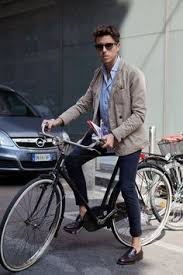 Résultat de recherche d'images pour "light beige chinos"