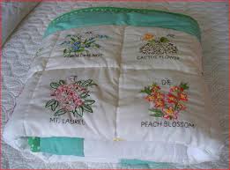 Résultat de recherche d'images pour "hand embroidered quilt with State Birds"