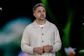 E se o seu diploma ficar obsoleto em 18 meses? Líder da Microsoft AI faz alerta