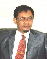 Dr.Ir.Agus Priyono Phd - rektor