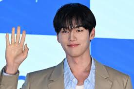 홍민기