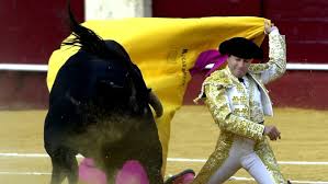 Muere el torero retirado Ricardo Ortiz embestido por un toro en los corrales de la plaza de La Malagueta