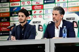 Sacudida en Santos: corren a DT y director deportivo