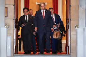 US Stocks Rise Amid US-China Trade Talk Optimism, Hong Kong Volatility Looms - Imagen principal del artículo