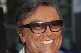 Film producer Robert Evans arrives at the premiere of Paramount Pictures&#39; &quot;Middle Men&quot; on August 5, 2010 in Los Angeles, California. - Robert%2BEvans%2BPremiere%2BParamount%2BPictures%2BMiddle%2BFfAuFizAb1Ql