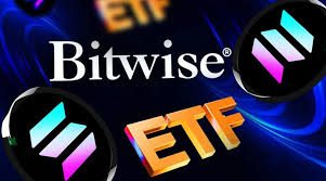 اولین خروج سرمایه از ETF استیکینگ سولانا؛ SOL به زیر ۱۳۰ دلار سقوط کرد!