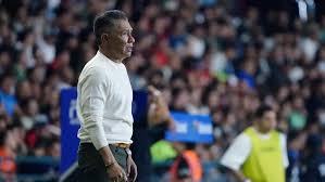 ‘Hago más mal quedandome’: Nacho Ambríz renuncia a su puesto como entrenador de León