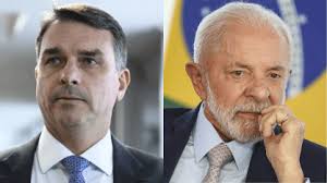 Jair Bolsonaro e Luiz Inácio Lula da Silva, figuras políticas brasileiras em imagem dividida.