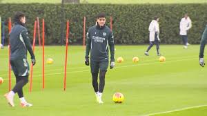 El muro de Arteta se fortalece: Hincapié y Calafiori están de vuelta en el Arsenal