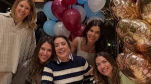 Filhas de Silvio Santos posam juntas e detalhe chama atenção: "Tudo igual"