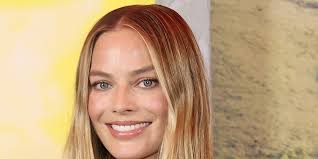 Margot Robbie : Retour Éclatant sur le Tapis Rouge Après la Naissance! - Imagen principal del artículo