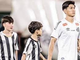 Miguel Terceros se afianza en Santos: fue titular ante Chapecoense y suma su segundo partido